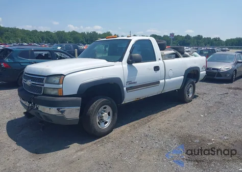 2005 Chevrolet Silverado 2500Hd K2500 Heavy Duty z USA, uszkodzony, nr VIN 1GCHK24205E131508